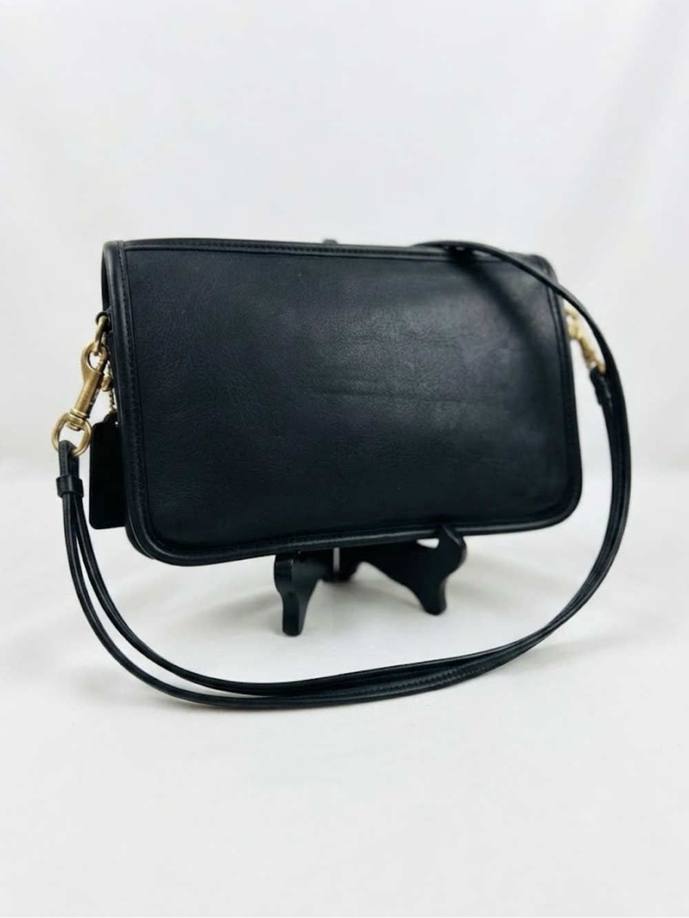 Vintage Coach Black Glove-Tanned Leather Basic Bag #718-1959
